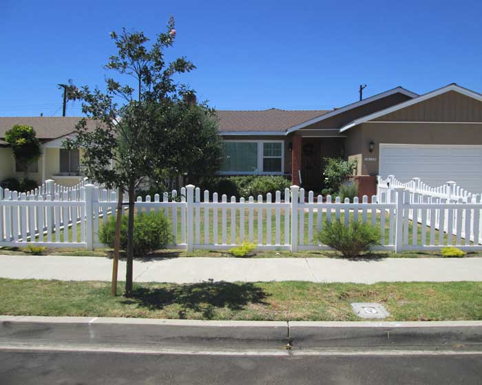 Scalloped picket fence